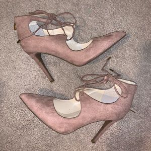 Marc Fisher Blush/Nude Suede Pumps